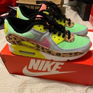 Air max 90 women’s size 8